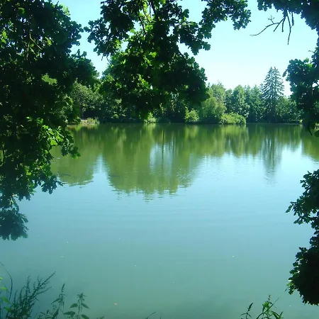 Сasa de vacaciones 5 Bedrooms House With Lake View Furnished Garden And Wifi At