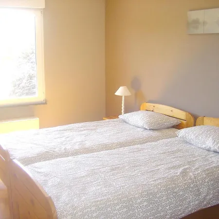 Сasa de vacaciones 5 Bedrooms House With Lake View Furnished Garden And Wifi At