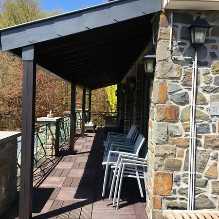 Сasa de vacaciones 5 Bedrooms House With Lake View Furnished Garden And Wifi At *