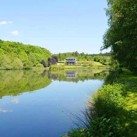 5 Bedrooms House With Lake View Furnished Garden And Wifi At Сasa de vacaciones *