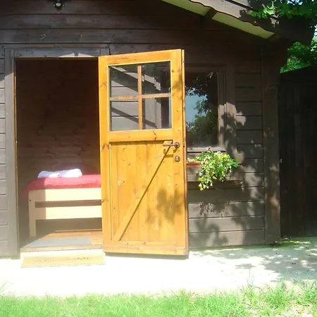 Prázdninový dům 5 Bedrooms House With Lake View Furnished Garden And Wifi At Bertogne